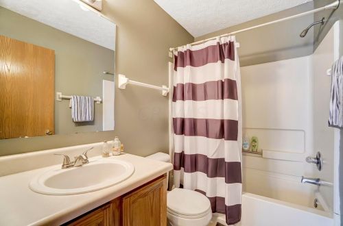 401 Lockmead Dr, Pataskala OH  43062-7333 exterior