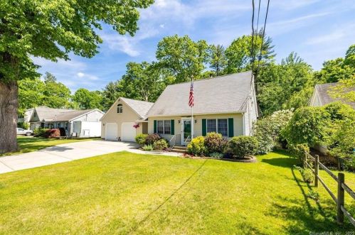 65 Franklin Ave, Plainville, CT 06062-1601
