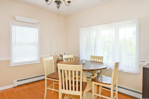 48 Lake St, North Lindenhurst NY  11757-5815 exterior