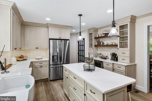 801 Thomas Ave, Riverton NJ  08077-1030 exterior