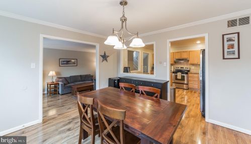 4834 Hogan Dr, Wilmington DE  19808-1713 exterior