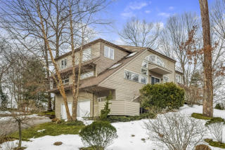 110 Bramblebrook Rd, Ardsley, NY 10502-2207