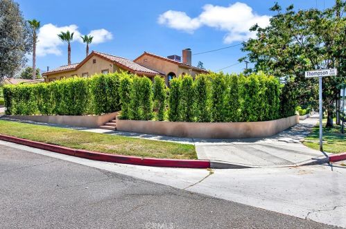 1755 Glenwood Rd, Glendale, CA 91201-1543