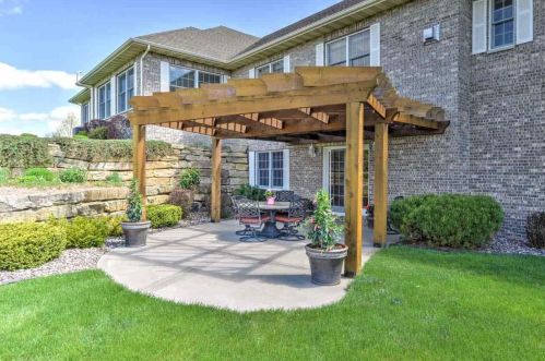 3468 Veterans Pass, Dodgeville, WI 53533-8767
