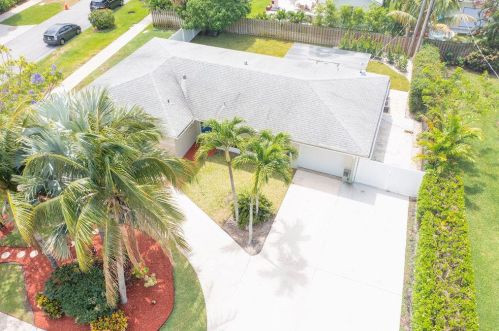 500 Captains Rd, West Palm Beach FL  33408-4810 exterior