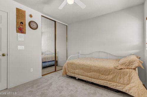 8826 12 St, Phoenix AZ 85086-7450 exterior