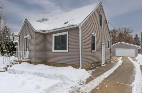 1226 Wilson Dr, Eau Claire, WI 54703-2752