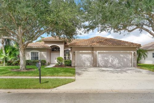 11229 Edgewater Cir, West Palm Beach, FL 33414-8831