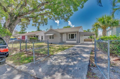 640 58th St, West Palm Beach, FL 33407-2522