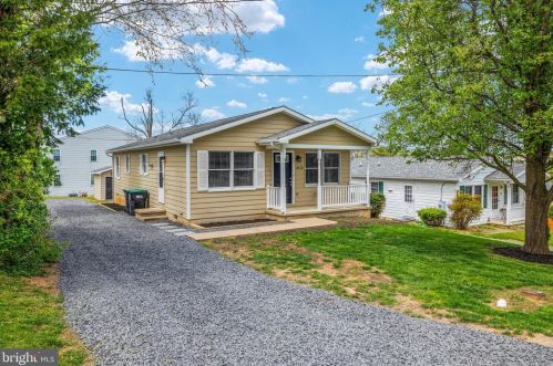 353 Banks Fort Rd, Strasburg VA  22657-2159 exterior