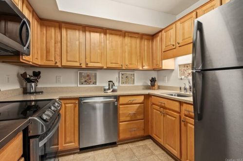 45 Jefferson Oval, Yorktown Hgts, NY 10598-1314