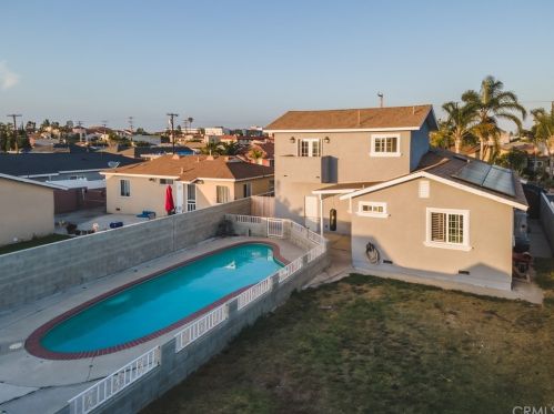 21825 Ravenna Ave, Long Beach CA  90745-3132 exterior