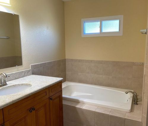 133 Ramona Cir, Palm Harbor, FL 34683-2616