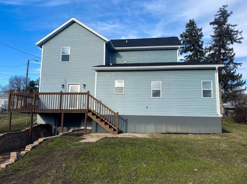 117 Dodge St, Dodgeville WI  53533-1153 exterior