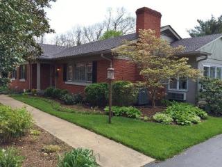 1160 Lakewood Dr, Lexington, KY 40502-2526