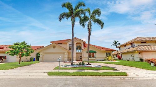 10261 15th St, Hollywood, FL 33025-4704