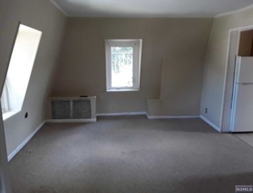 321 Washington Ave, Dumont NJ  07628-1522 exterior