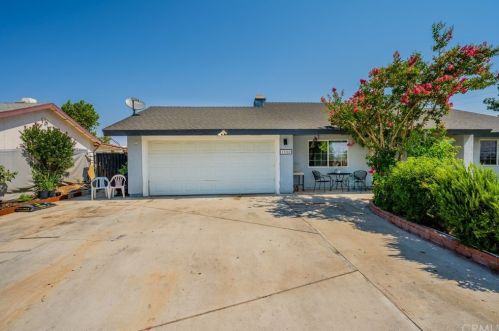 13282 Hollyberry Rd, Victorville, CA 92392-9371