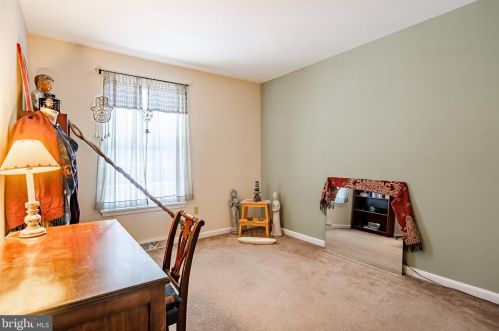 1 Terry Ct, Downingtown PA  19335-2606 exterior