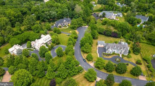 10 Devonshires Ct, Blue Bell PA  19422-2560 exterior
