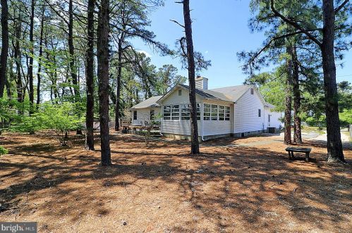 1555 Dee Rd, Lacey NJ  08731-3411 exterior