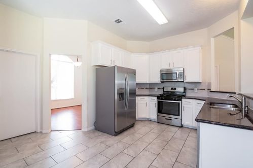 19607 Cotton Creek Dr, Tomball TX  77375-7734 exterior