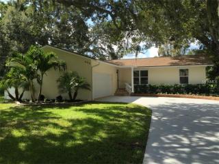 408 68th Avenue Dr, Bradenton, FL 34207-6062