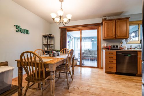 1610 Cliffview Dr, Holmen WI  54636-9649 exterior