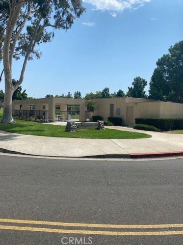 73 Woodleaf, Irvine CA  92614-7081 exterior