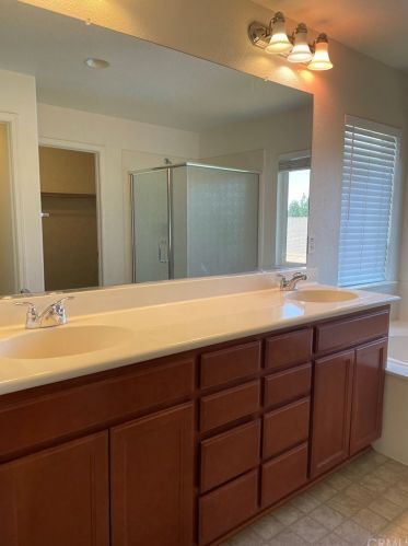 6736 Bruins Ct, Winton CA  95388-9671 exterior