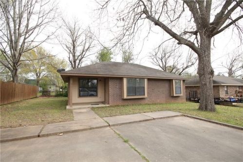 708 3rd St, Ozark, AR 72949-2316