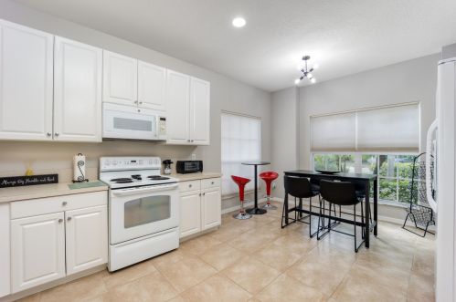 10102 Chadwick Dr, Fort Pierce FL  34987-2420 exterior