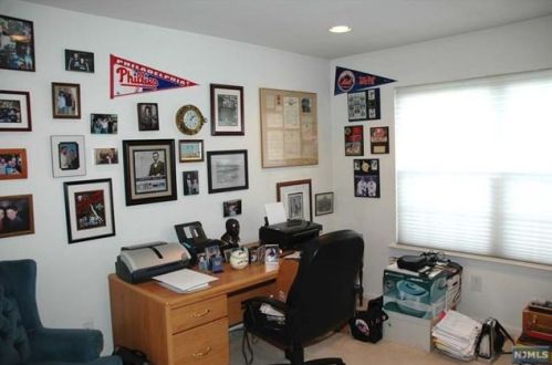 561 Adirondack Ct, Mahwah NJ  07430-2741 exterior