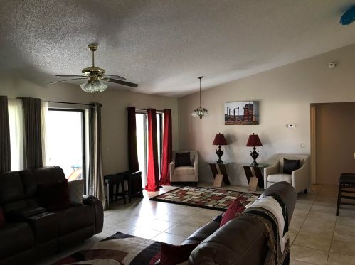 6911 Hershy Cir, Fort Pierce, FL 34983-1322