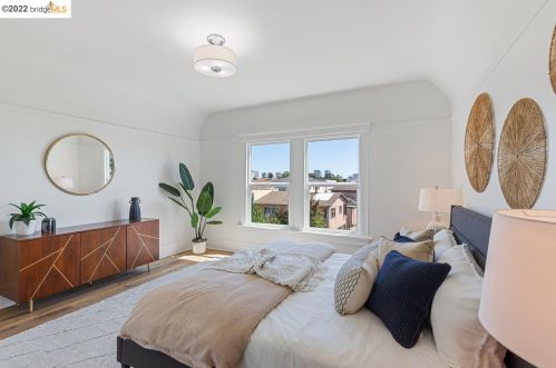 693 32 St, Oakland CA 94609-2932 exterior