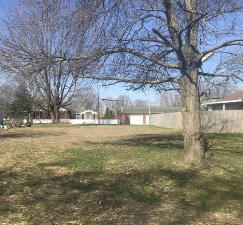 3005 Linden St, Muncie, IN 47303-1759
