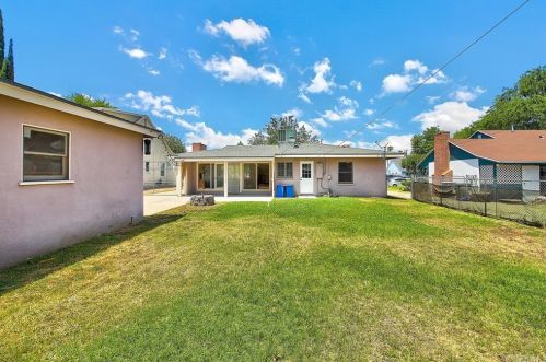 6928 Yellowstone Dr, Riverside CA  92506-3927 exterior