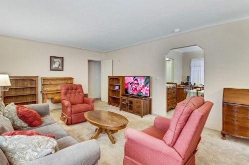 6017 Kauffman Ave, Temple City CA  91780-1742 exterior