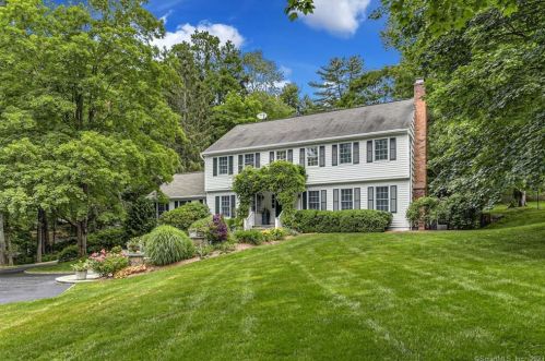 147 Riverbank Rd, Stamford, CT 06903-3700