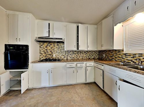 1209 Hurstview Dr, Hurst TX  76053-4424 exterior
