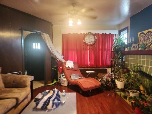 1719 4th Ave, New Kensington, PA 15068-4405