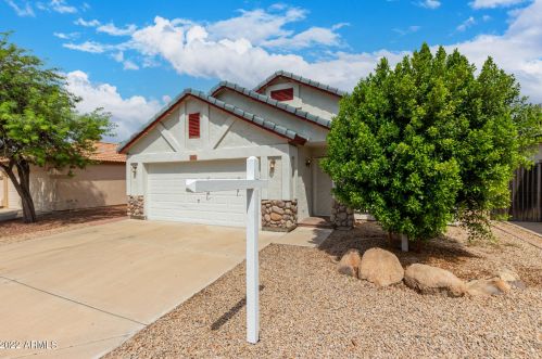 3020 Covey Ln, Phoenix, AZ 85027-2359