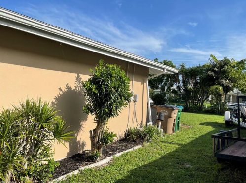 1113 21st St, Cape Coral, FL 33990-4649