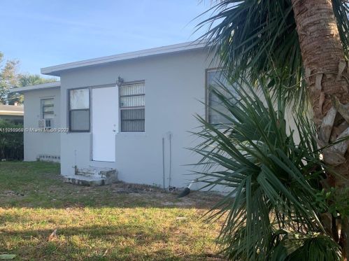 1444 28th St, West Palm Beach FL  33404-4140 exterior