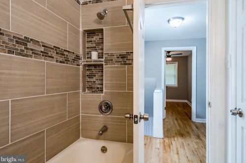 156 Riverview Dr, New Castle DE  19720-2732 exterior