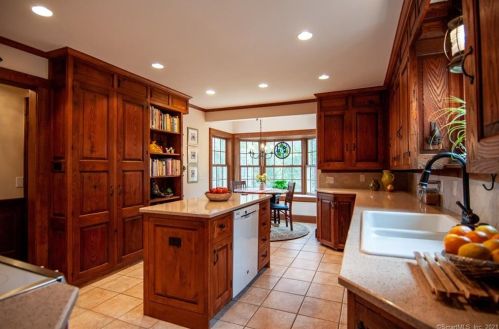 67 River Rd, Washington Depot, CT 06794-1513
