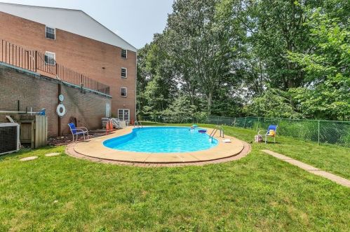 701 Camelot Dr, Pittsburgh PA  15237-4979 exterior