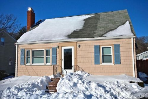 45 Rockwood St, Holbrook, MA 02343-1347