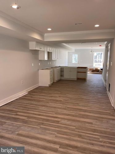 410 Charles St, Charles Town, WV 25414-1620
