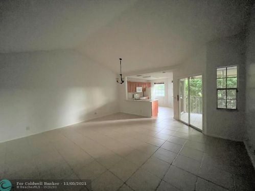 6596 Via Regina, Boca Raton, FL 33433-3914